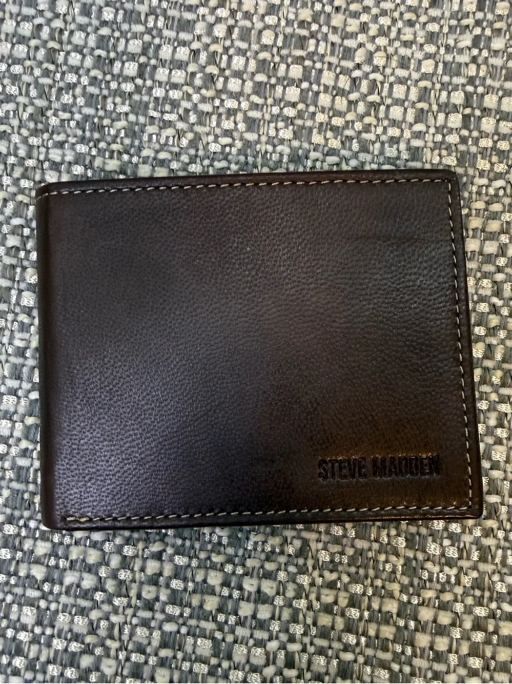 Steve Madden Brown Genuine Leather Passcase Wallet. RFID Protection. NWOT